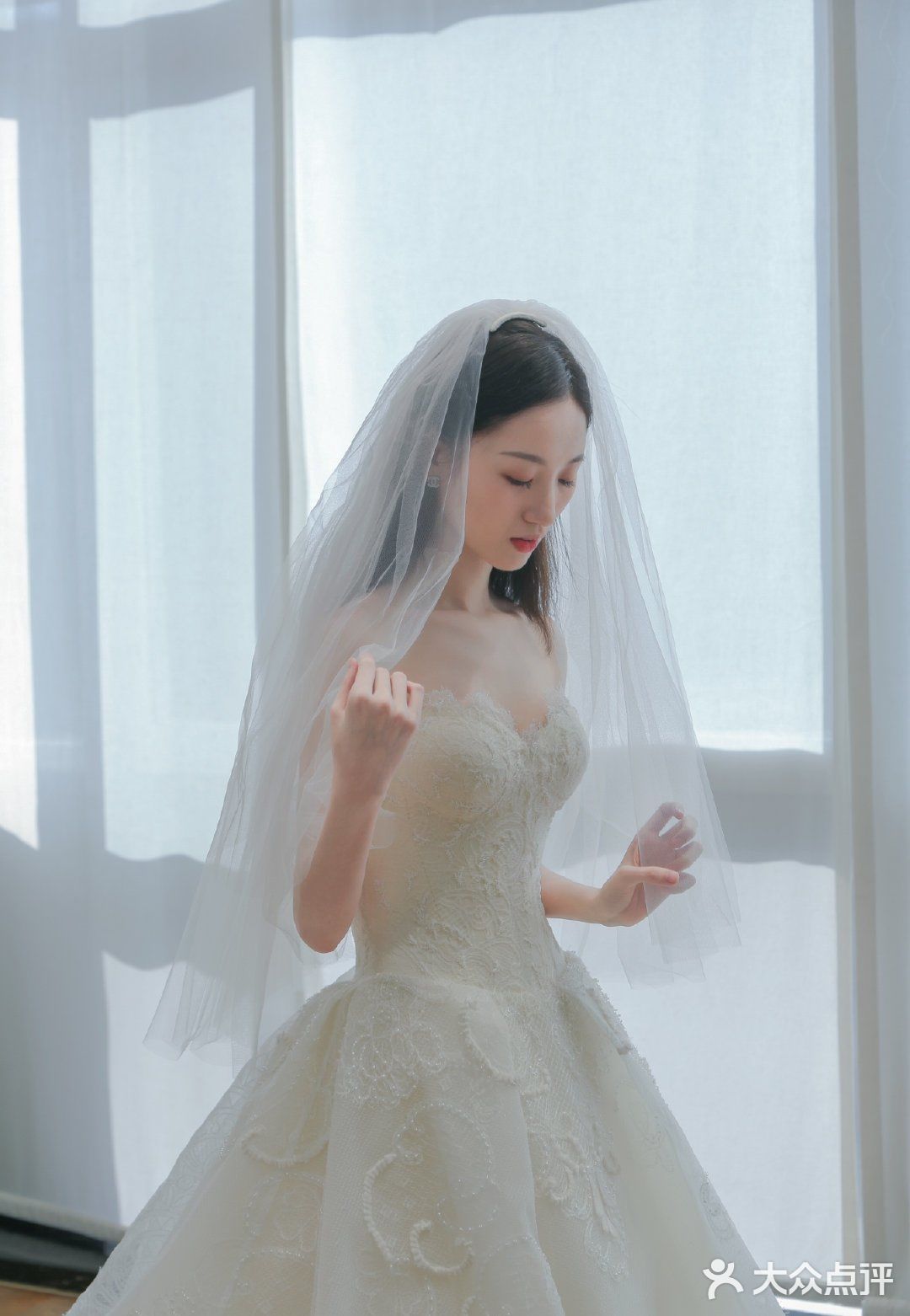 彩色系婚纱|跳脱传统仪式感