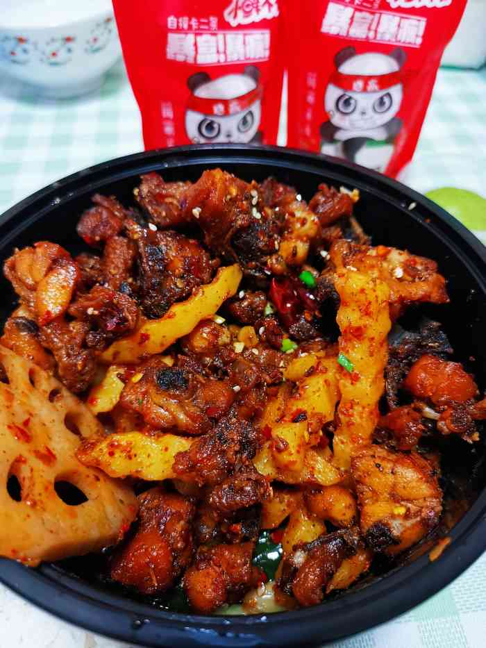 小锅锅干锅-"这家干锅我们点的外卖,加了一点蔬菜,加了.