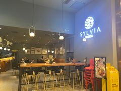 -POKEE VIA&Brunch·维娅(重庆来福士店)