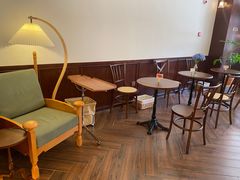 -Café Monson