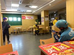 大堂-华莱士·全鸡汉堡(五爱道店)