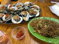 -蚝哥花姐湛江烤生蚝(美丽湾市场店)