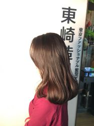 -UN·SAKA 右嗯造型