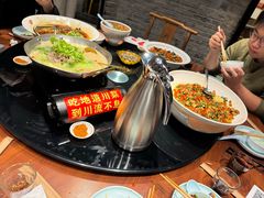 -川流不息·地道川菜·小龙虾(新松江路店)