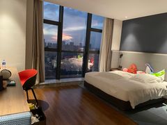 -珠海拱北口岸智选假日酒店