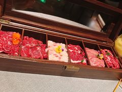 -左庭右院鲜牛肉火锅黑金店(陆家嘴中心店)