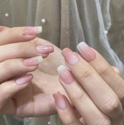 -花岐款式专研健康美甲沙龙