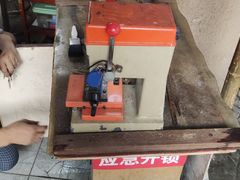 -裁缝店修改衣裤