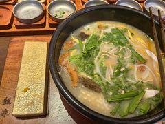 -银米·云南传统过桥米线(双廊黑金冠店)