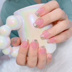 -七彩虹美甲美睫 半永久