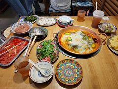 -洱火云南酸菜牛肉火锅(石景山当代商城店)