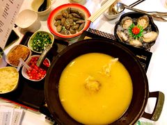 -鲜入围煮花胶鸡海鲜火锅