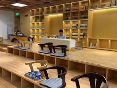 -漕河泾街道图书馆(漕河泾社区文化活动中心店)