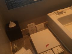 -西安大雁塔科技大学地铁站亚朵酒店