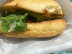 招牌香辣现烤鸡腿堡-必胜客(花园路店)