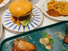 瀑布芝士牛肉汉堡-玩味工厂·东南亚特色餐厅(太古里店)