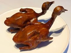 玻璃脆皮香茅石岐乳鸽-炳胜公馆(珠江新城店)