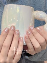 -花岐款式专研健康美甲沙龙