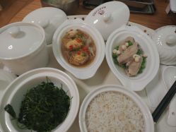 -童谣里医疗级月子中心(独栋湖景店)