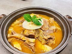酸木瓜炖牛腩-半山腰·云南菜(侨福芳草地店)