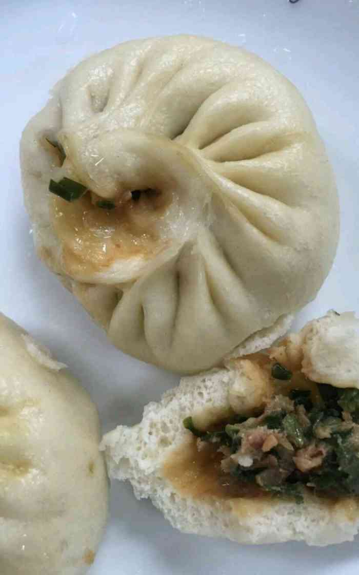 打分 天津灌汤包就算不上了,味道还不错的肉包.