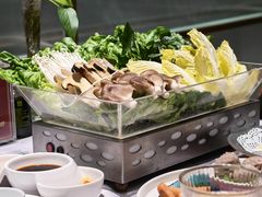 -红鼎豆捞·非遗鲍皇汤火锅(宝丰路店)