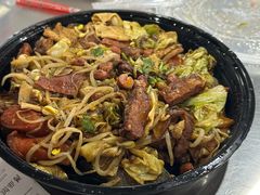 -愉肴麻辣香锅(中北镇店)