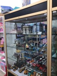 -逝水玩具折扣店