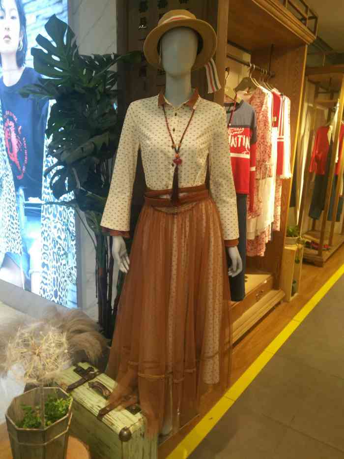 一城画一(大洋百货店)-"城画,一城一画,这是家女装店,位于大洋百.