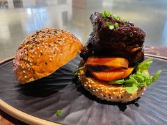 中式糖醋牛肋排汉堡-Let'sBURGERplus·非常创意汉堡(三里屯店)