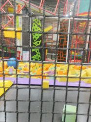 -趣玩空间蹦床乐园(临平旗舰店)