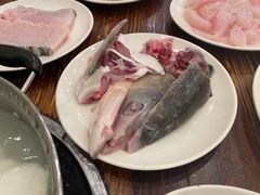 脆肉鲩鱼头-正能量脆肉鲩火锅