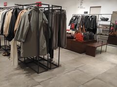 -URBAN REVIVO(上海中庚漫游城店)