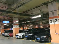 -大宁国际商业广场-地下停车库