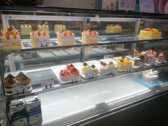 面包甜点陈列柜-巴黎优朵烘焙馆(菱角湖壹号店)