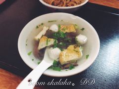 -松树干拌面店