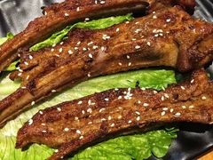 烤羊排-路边摊小炉子烧烤