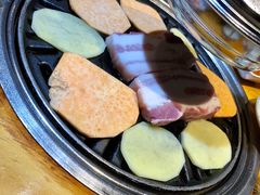 -唯成•韩国炭火烤肉 유성고기