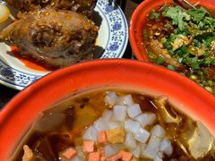 -爆炸头阿姨小四川正宗川味小吃(无任何分店)