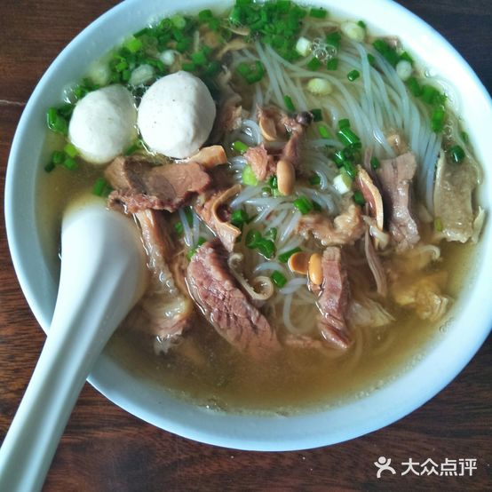 子潇春庞牛腩粉(三大银行店)