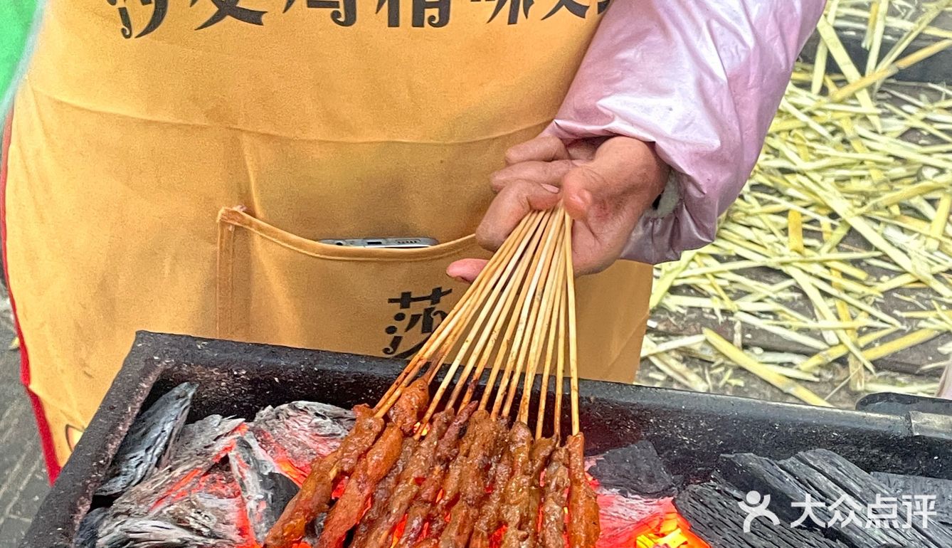 童年的一元肉串炭火味太足了