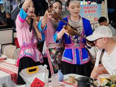 -刘姐啤酒鱼民族演艺餐厅(西街总店)