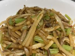 -黄泥岗·地道湖北菜(奥特莱斯店)