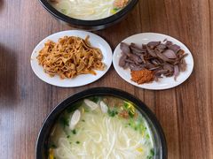 -维笙望湖·天膳源蒙自过桥米线
