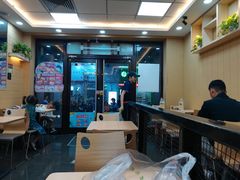 -华莱士·全鸡汉堡(湛江新华店)