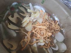 -抚仙湖生态石锅鱼野生菌(告庄店)