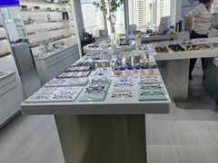 -视野联行眼镜蔡司·依视路官方授权店(顺城店)