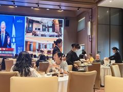 -景月阁空中食府(希尔顿酒店)