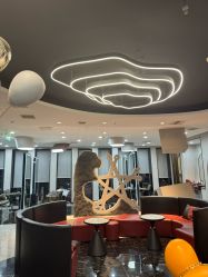 -TOP HAIR SALON