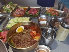 -围炉肉舍•炭烤活鳗•丹东海鲜烤肉(步行街店)